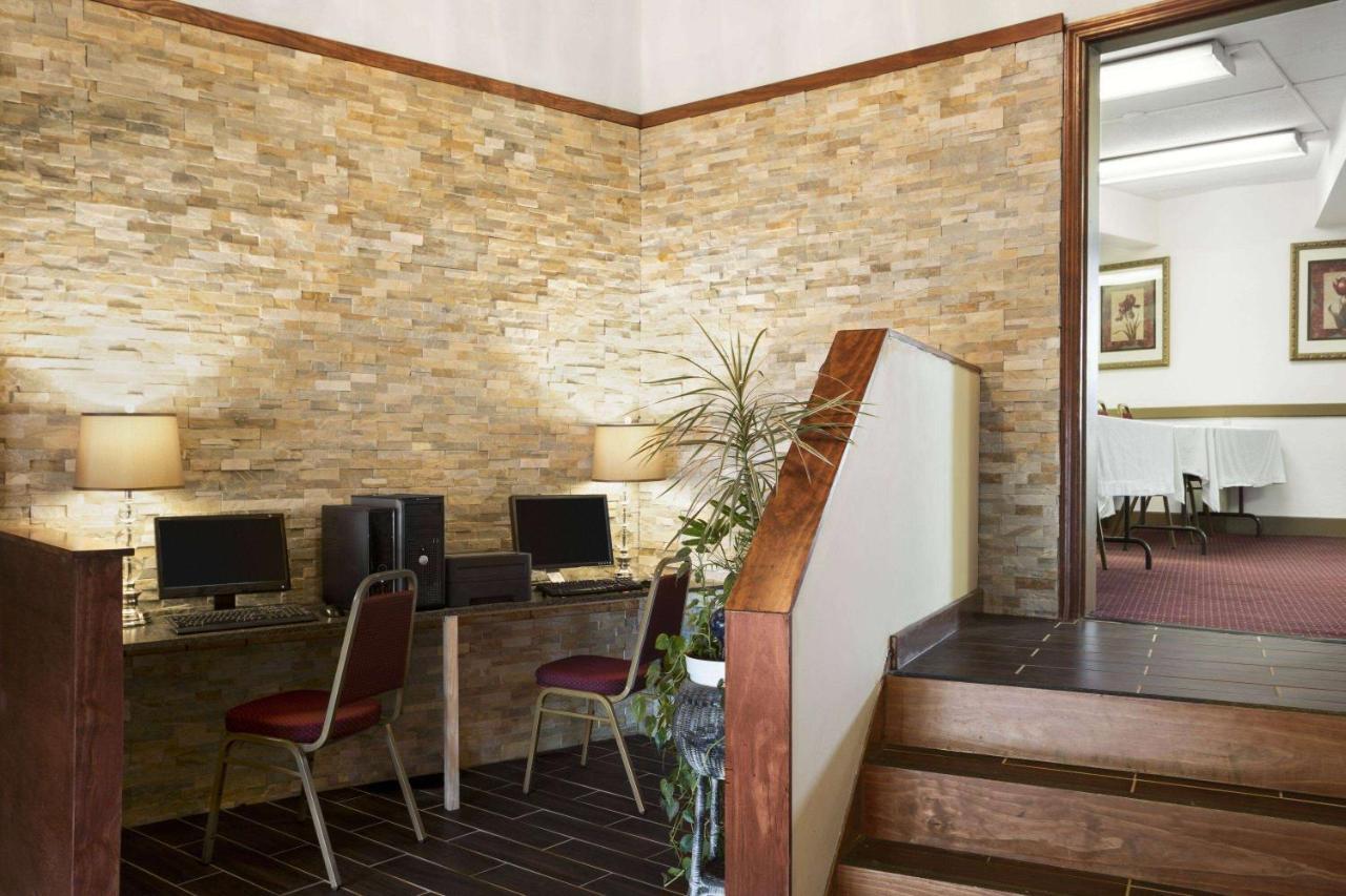 Hotel Ramadaby Wyndham Pittsburgh-New Stanton Extérieur photo