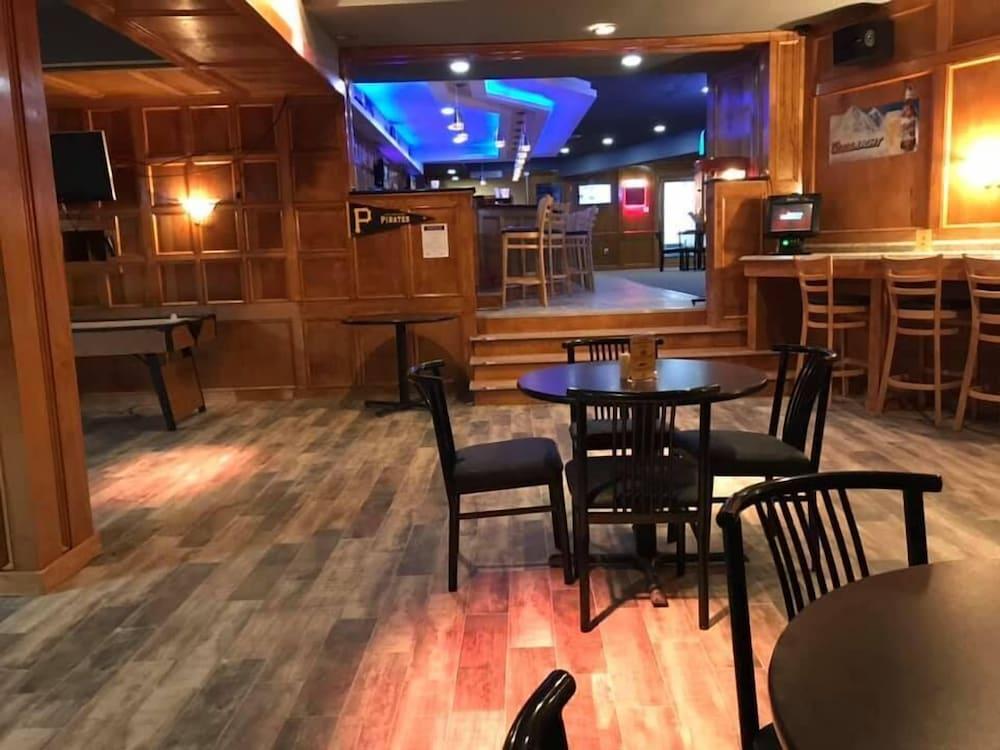 Hotel Ramadaby Wyndham Pittsburgh-New Stanton Extérieur photo