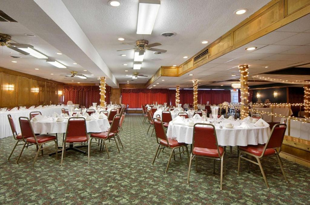 Hotel Ramadaby Wyndham Pittsburgh-New Stanton Extérieur photo
