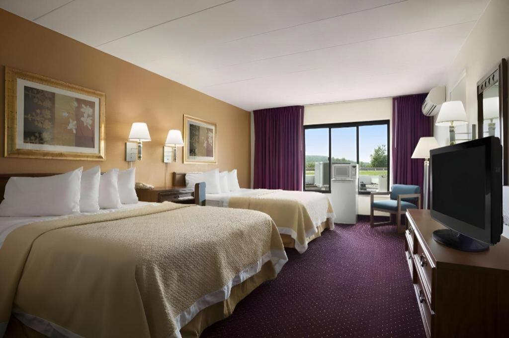 Hotel Ramadaby Wyndham Pittsburgh-New Stanton Extérieur photo